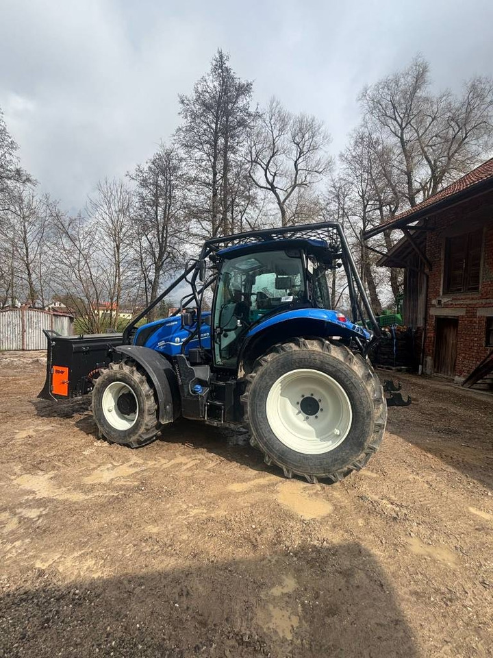 New Holland T5.110 AutoCommand - Trator florestal: foto 1 New Holland T5.110 AutoCommand - Trator florestal: foto 1