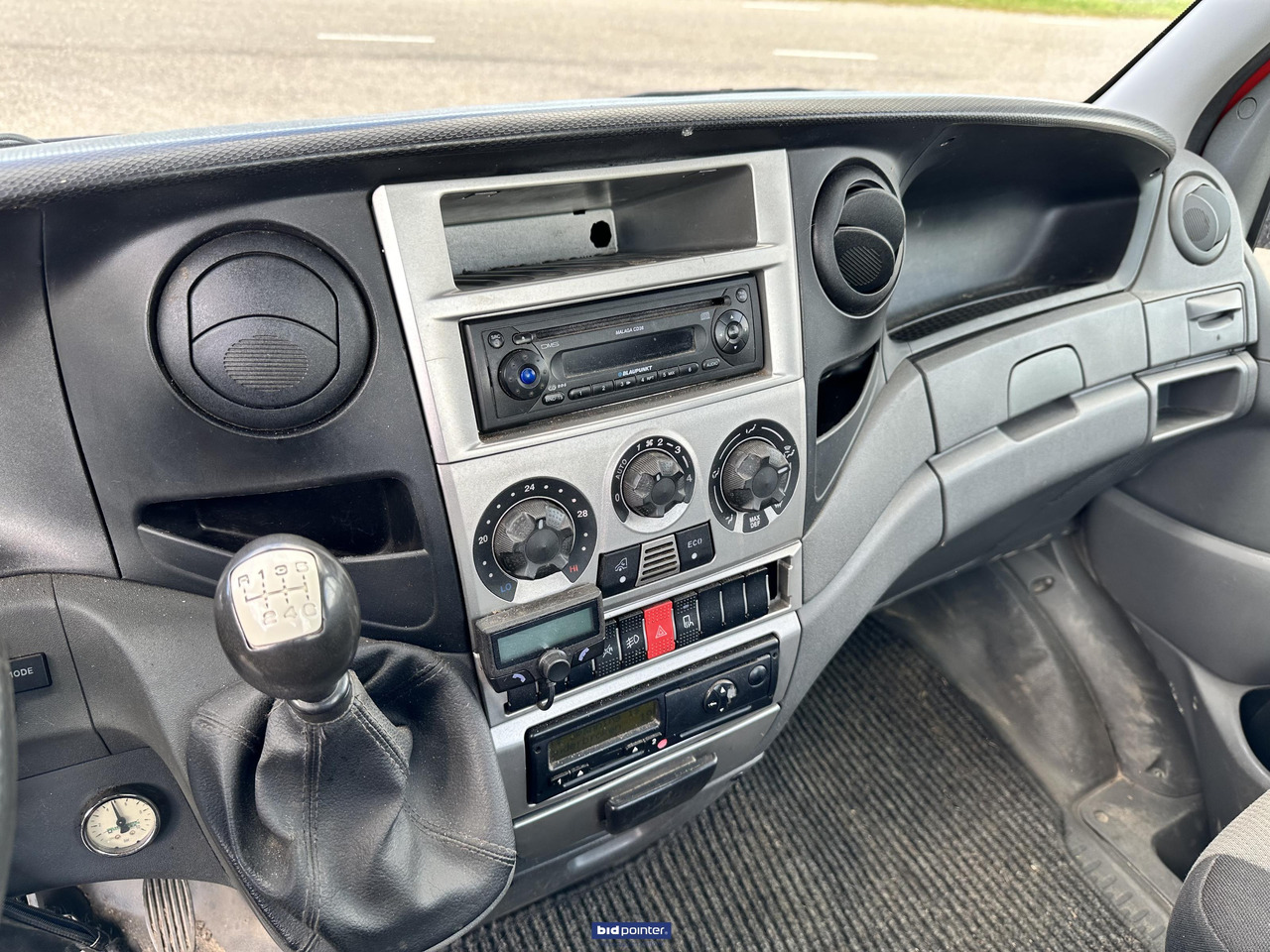 Iveco Daily 40C18 - Camião tractor BE: foto 5 Iveco Daily 40C18 - Camião tractor BE: foto 5