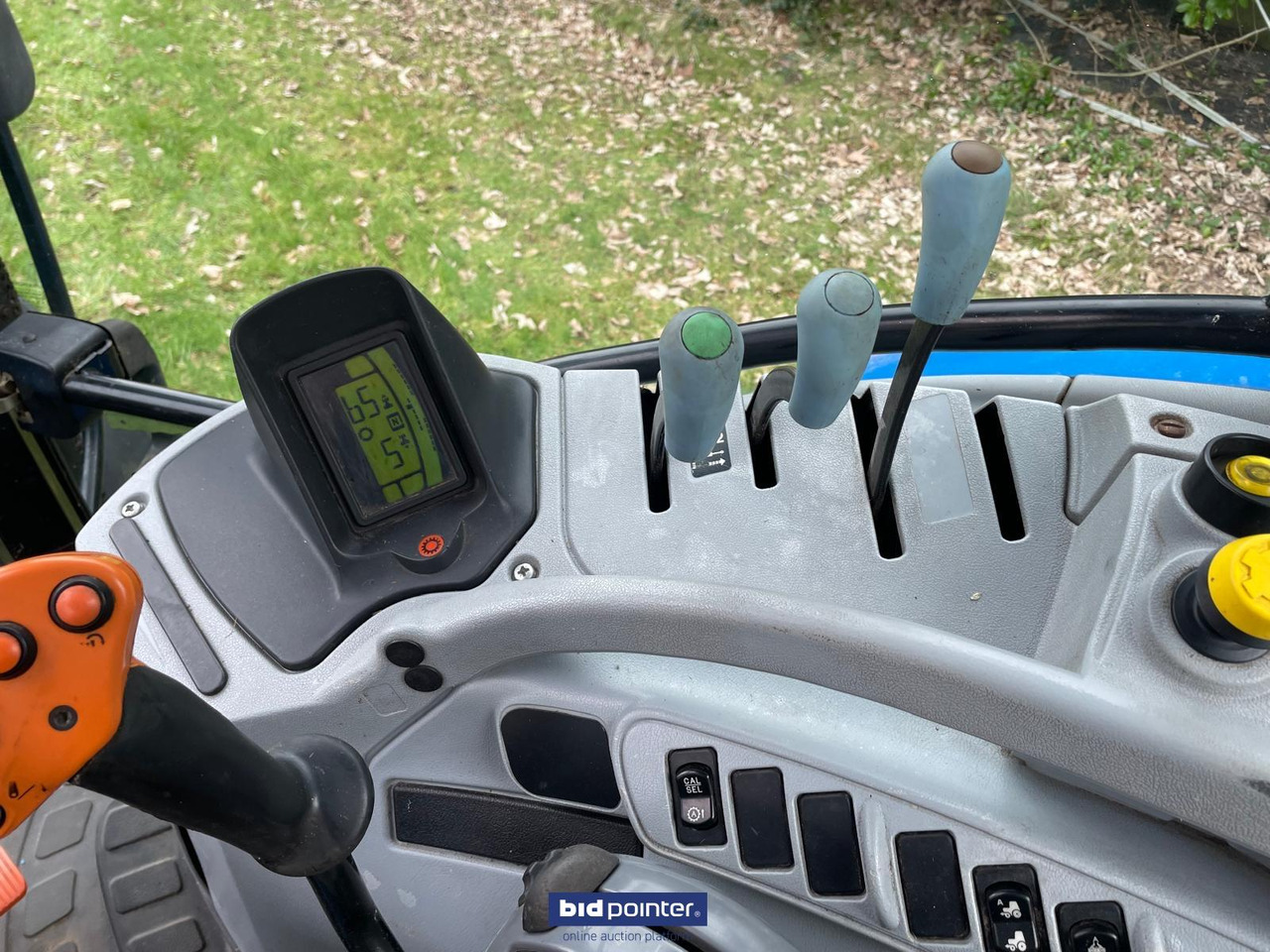 New Holland 6070 - Trator: foto 4 New Holland 6070 - Trator: foto 4