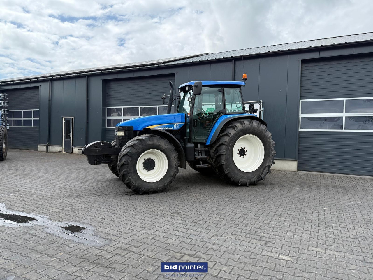 New Holland TM 140 - Trator: foto 2 New Holland TM 140 - Trator: foto 2
