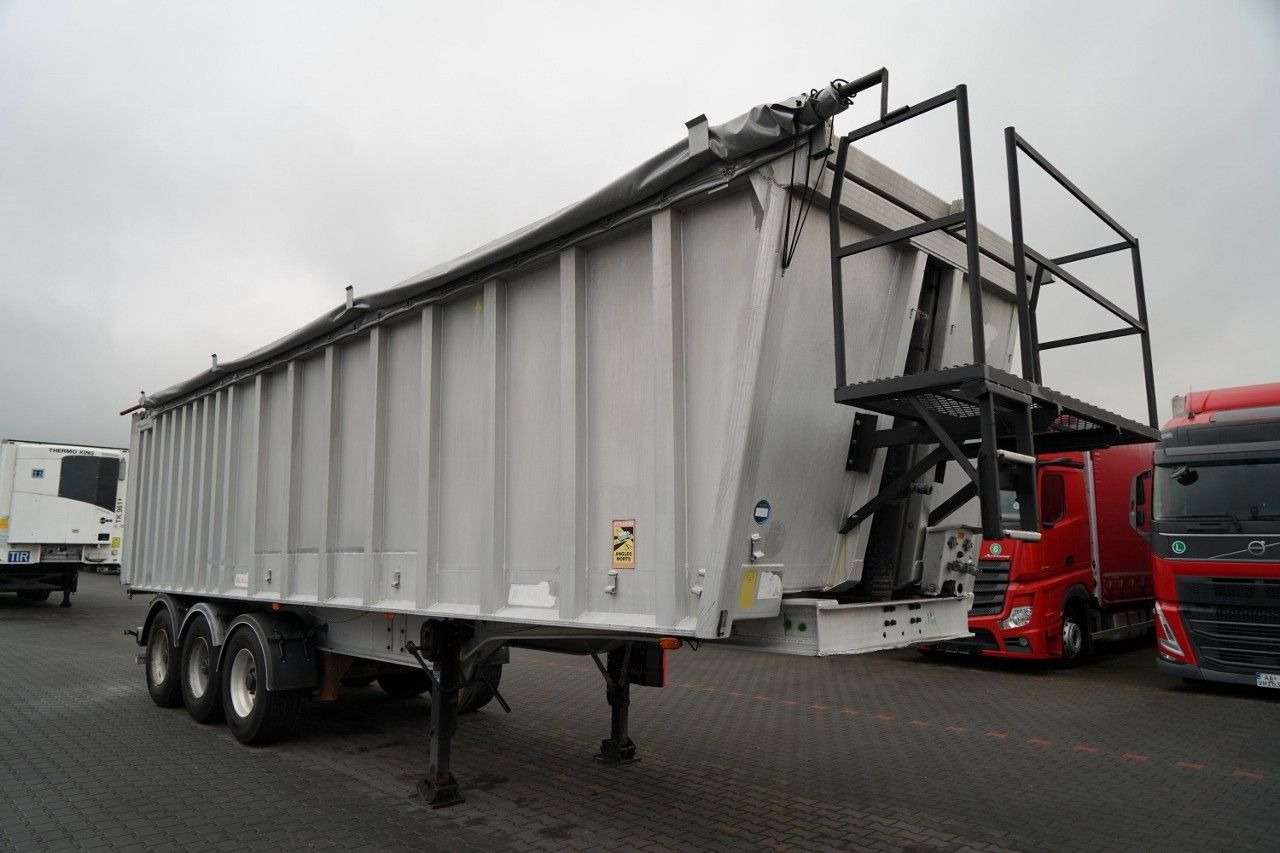 Benalu TIPPER 45 M3/WHOLE ALUMINIUM/5700 KG/FLAP-DOORS - Semi-reboque basculante: foto 2 Benalu TIPPER 45 M3/WHOLE ALUMINIUM/5700 KG/FLAP-DOORS - Semi-reboque basculante: foto 2