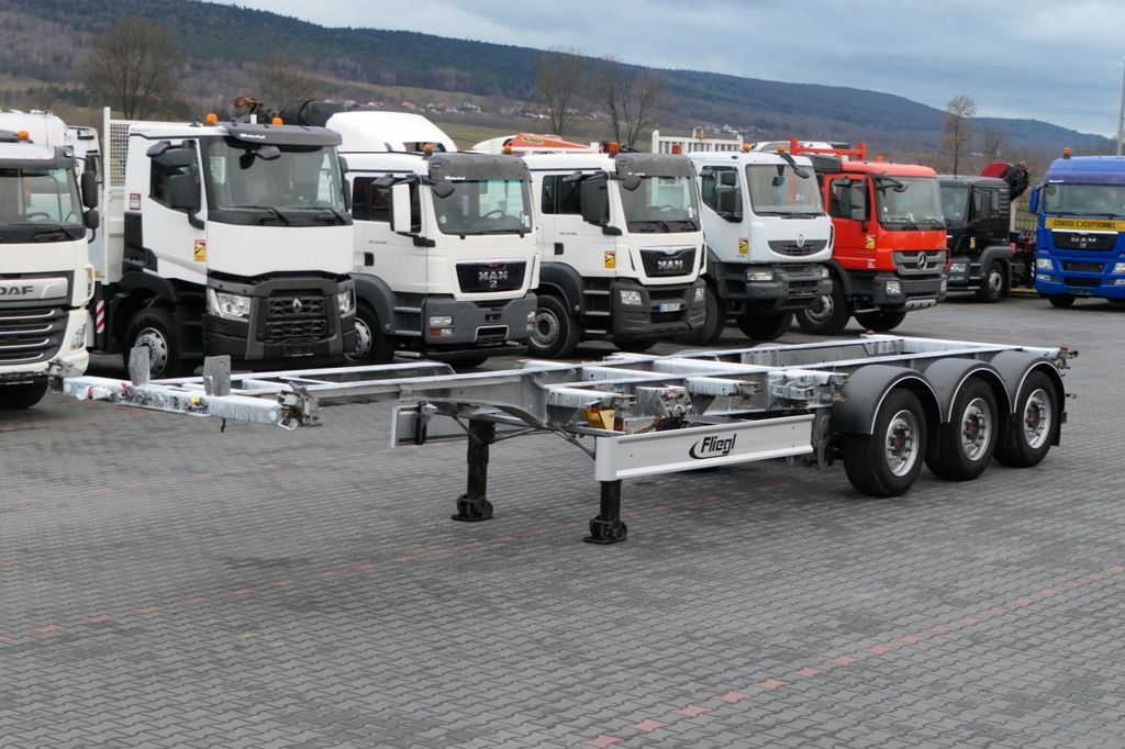 Fliegl NACZEPA PODKONTENEROWA / 2022 ROK / WAGA: 4700 K - Semi-reboque transportador de contêineres/ Caixa móvel: foto 1 Fliegl NACZEPA PODKONTENEROWA / 2022 ROK / WAGA: 4700 K - Semi-reboque transportador de contêineres/ Caixa móvel: foto 1