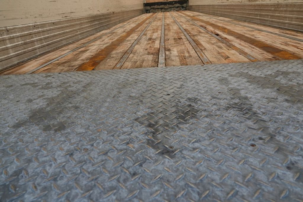 Semi-reboque frigorífico Frühauf KONTENER / KOFFER / ROLETA / PODŁOGA BARDZO MOCN: foto 14 Semi-reboque frigorífico Frühauf KONTENER / KOFFER / ROLETA / PODŁOGA BARDZO MOCN: foto 14