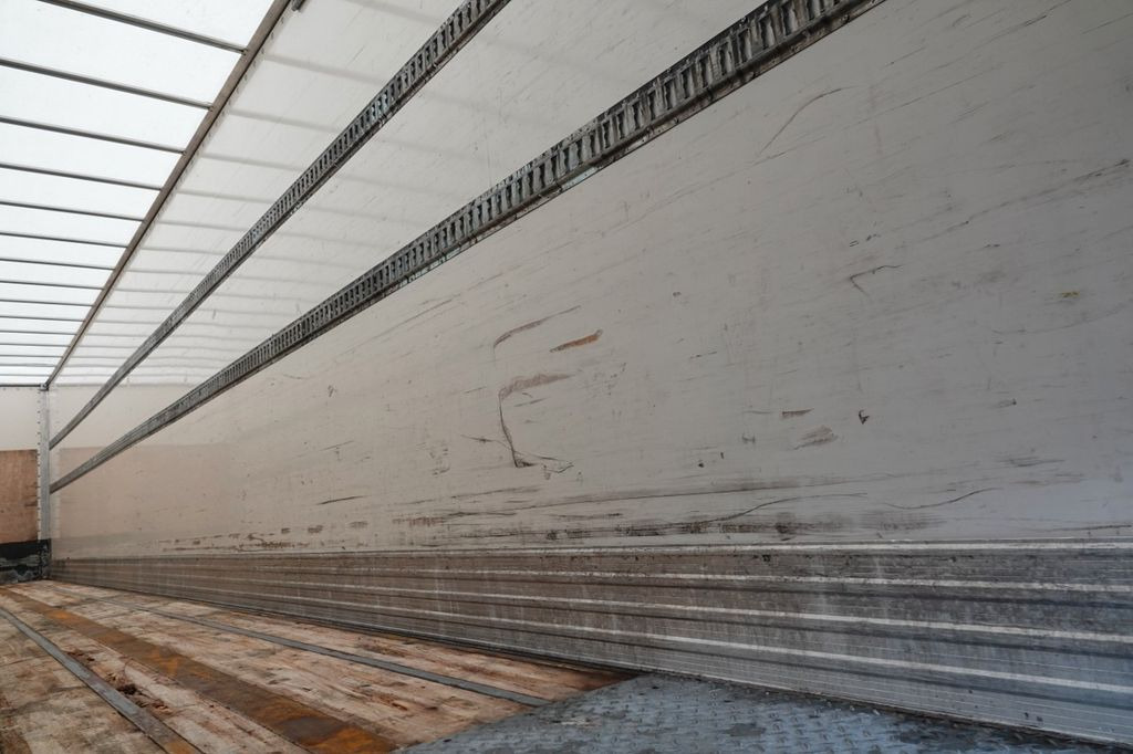 Semi-reboque frigorífico Frühauf KONTENER / KOFFER / ROLETA / PODŁOGA BARDZO MOCN: foto 11 Semi-reboque frigorífico Frühauf KONTENER / KOFFER / ROLETA / PODŁOGA BARDZO MOCN: foto 11