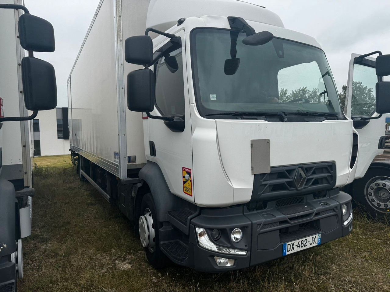 Renault D16 210 / 4x2 / KONTENER / 8.5M / WINDA DHOLLAND - Camião furgão: foto 1 Renault D16 210 / 4x2 / KONTENER / 8.5M / WINDA DHOLLAND - Camião furgão: foto 1