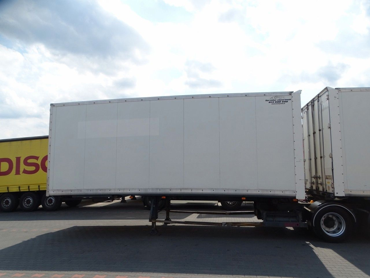 Samro JUMBO VEHICULAR BOX- 7,3 M + 7,3 M/KOFFER TANDEM - Semi-reboque furgão: foto 3 Samro JUMBO VEHICULAR BOX- 7,3 M + 7,3 M/KOFFER TANDEM - Semi-reboque furgão: foto 3