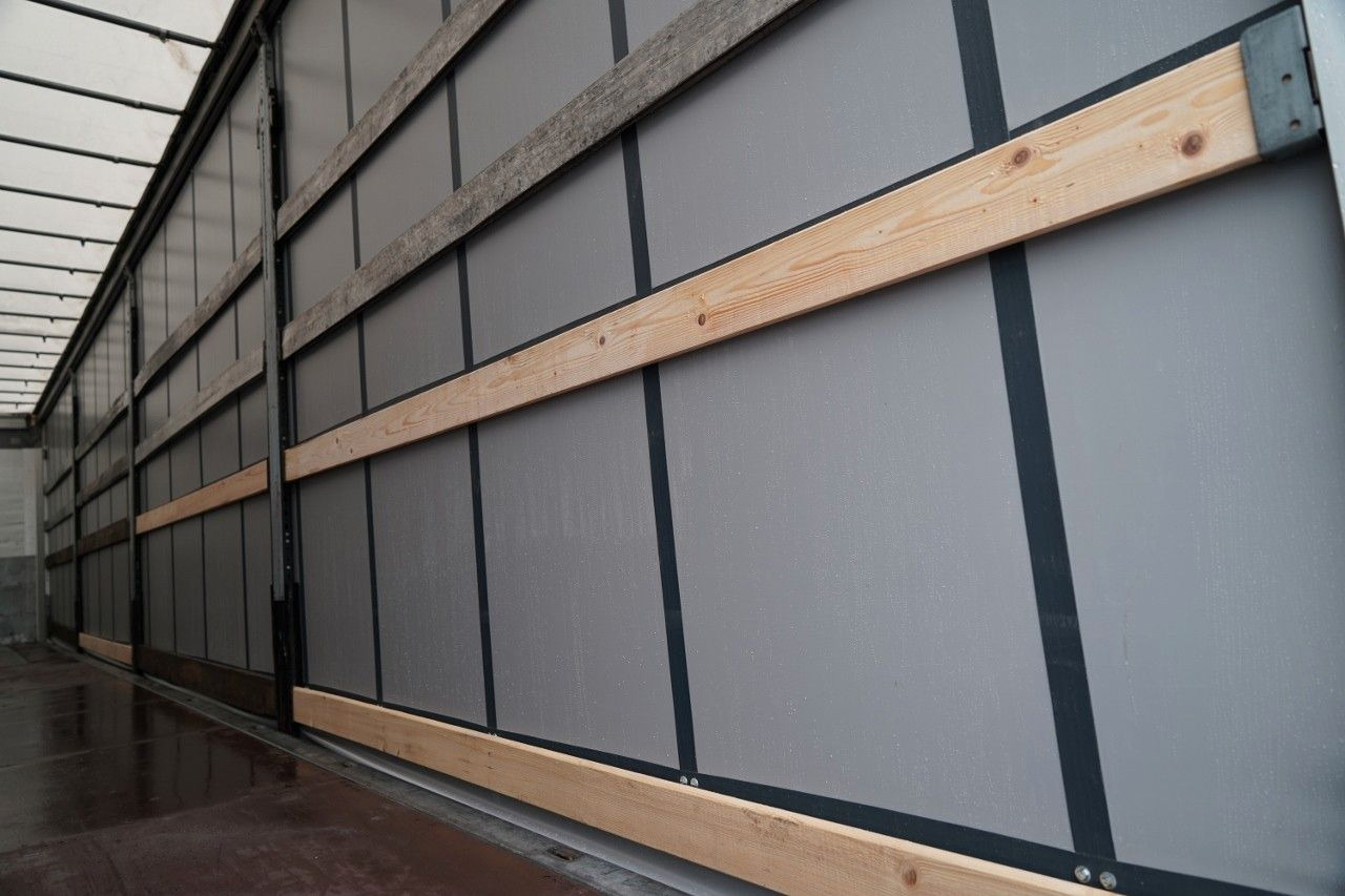 Semi-reboque de lona Schmitz Cargobull FIRANKA / STANDARD / 2 OSIE PODNOSZONE: foto 17 Semi-reboque de lona Schmitz Cargobull FIRANKA / STANDARD / 2 OSIE PODNOSZONE: foto 17