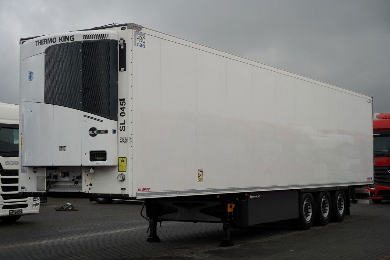 Schmitz Cargobull REFRIGERATED / NEW THERMO KING UNIT / SLX 300 / - Semi-reboque frigorífico: foto 1 Schmitz Cargobull REFRIGERATED / NEW THERMO KING UNIT / SLX 300 / - Semi-reboque frigorífico: foto 1