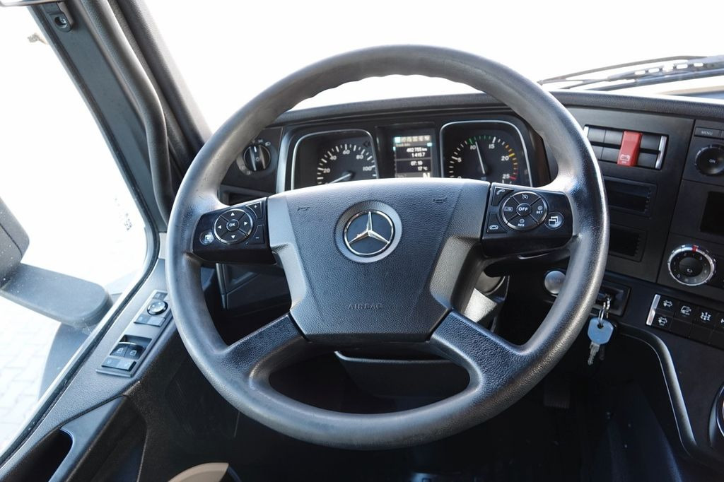 Tractor Mercedes-Benz ACTROS 1840 / PEŁNY ADR / NISKA KABINA: foto 13