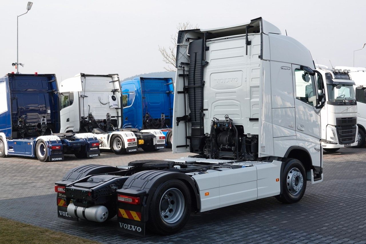 Volvo FH 460 / 2023 ROK / 90 TYS.KM. / NOWY / ZBIORNI Volvo FH 460 / PO ZŁOTYM KONTRAKCIE SERWISOWYM - Tractor: foto 5 Volvo FH 460 / 2023 ROK / 90 TYS.KM. / NOWY / ZBIORNI Volvo FH 460 / PO ZŁOTYM KONTRAKCIE SERWISOWYM - Tractor: foto 5