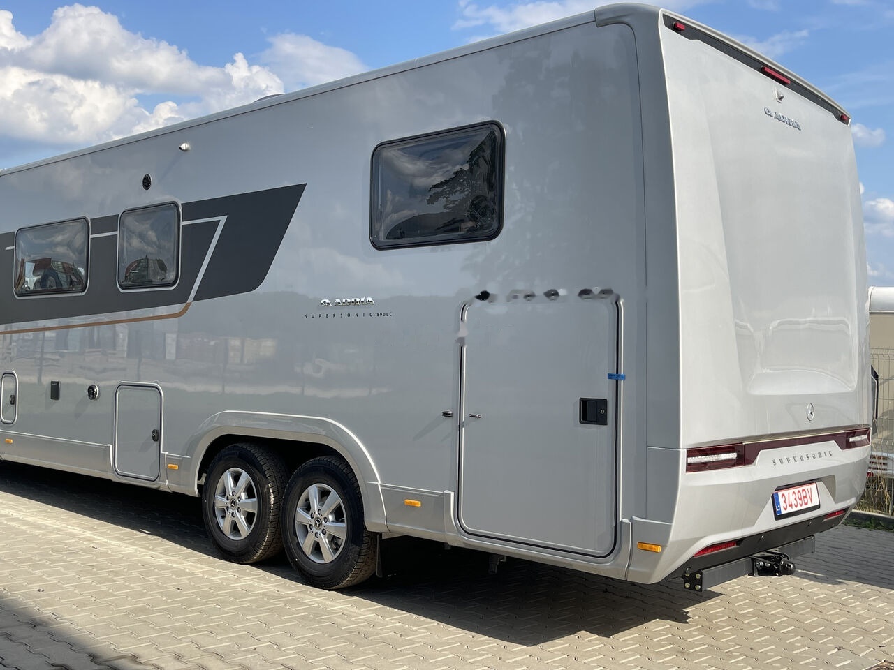 Adria Super Sonic 890LC - Autocaravana integral: foto 3 Adria Super Sonic 890LC - Autocaravana integral: foto 3