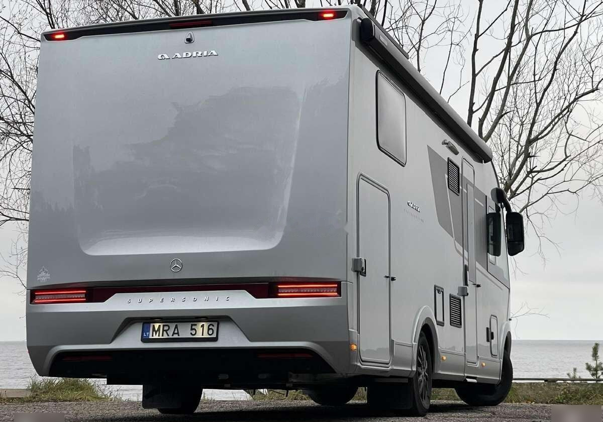 Adria Super Sonic 780SL - Autocaravana: foto 4 Adria Super Sonic 780SL - Autocaravana: foto 4