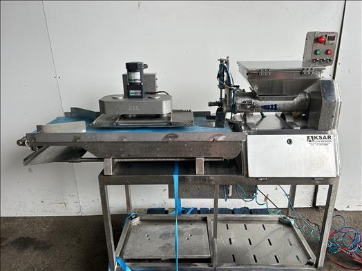 Aksar AFM-BFM Rasgulla Gulabjamun making machine - Máquina de padaria: foto 1 Aksar AFM-BFM Rasgulla Gulabjamun making machine - Máquina de padaria: foto 1