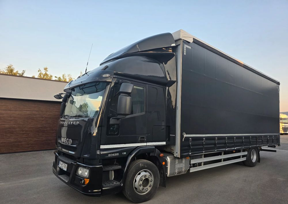 Iveco EUROCARGO 160E28 19 PAL. / FIRANKA / MANUAL / - Camião de lona: foto 1 Iveco EUROCARGO 160E28 19 PAL. / FIRANKA / MANUAL / - Camião de lona: foto 1