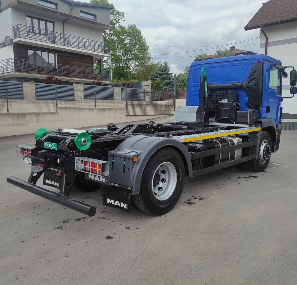 MAN TGM 18.340 urządzenie hakowe AXOR - Camião polibenne: foto 5 MAN TGM 18.340 urządzenie hakowe AXOR - Camião polibenne: foto 5