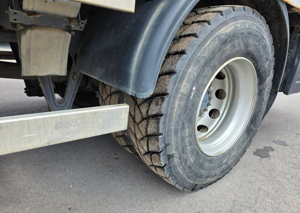 Camião de caixa aberta/ Plataforma, Camião grua Volvo FM7: foto 12