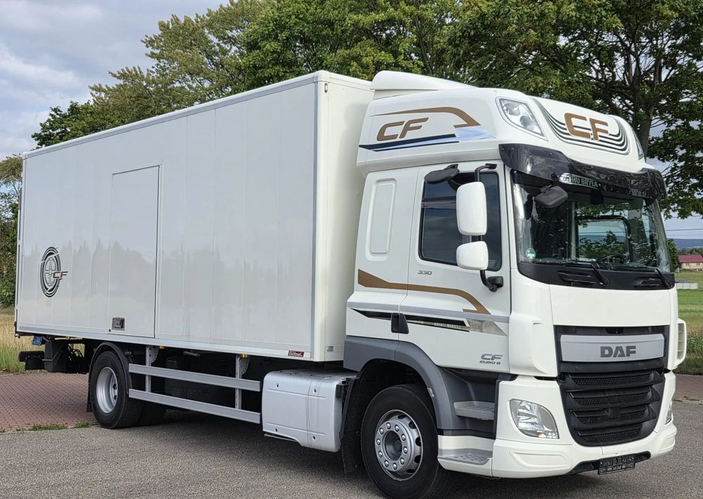 DAF CF 330/10.2017/KONTENER MEBLOWY/IZOTERMA/WINDA/18 PALET/E6/NISKI PRZEBIEG/Z NIEMIEC/JAK NOWY/DUŻY SILNIK 10 837cm3// - Camião furgão: foto 1 DAF CF 330/10.2017/KONTENER MEBLOWY/IZOTERMA/WINDA/18 PALET/E6/NISKI PRZEBIEG/Z NIEMIEC/JAK NOWY/DUŻY SILNIK 10 837cm3// - Camião furgão: foto 1
