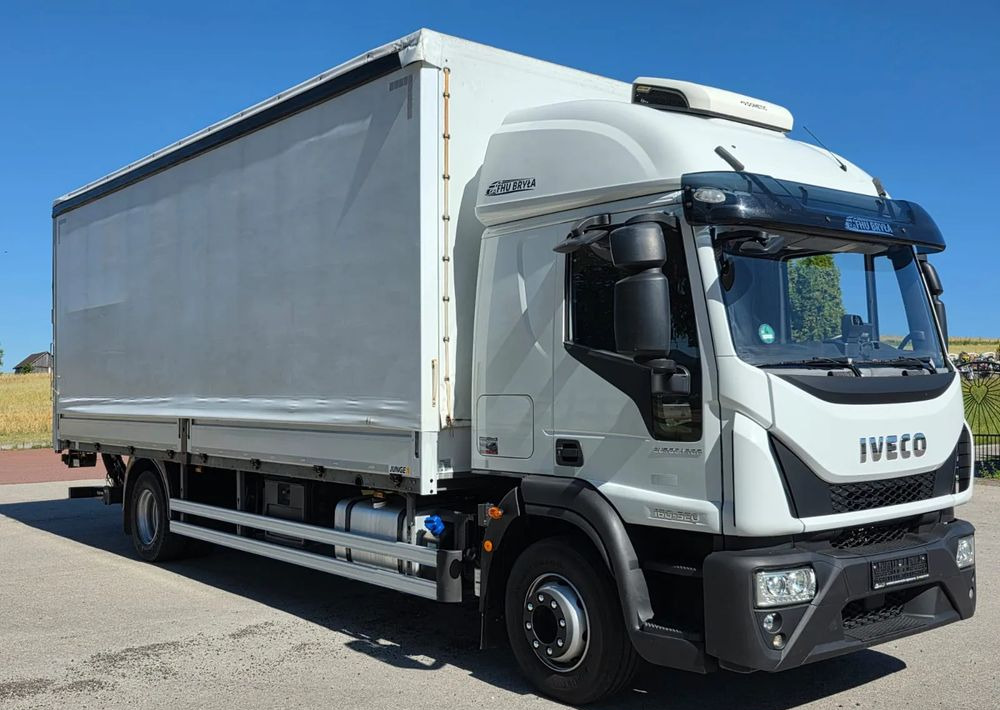 Iveco EUROCARGO 160E320/FIRANKA/WINDA/AUTOMAT/NISKI PRZEBIEG/E6/SPROWADZONY/PIERWSZY WŁAŚCICIEL - Camião de lona: foto 2 Iveco EUROCARGO 160E320/FIRANKA/WINDA/AUTOMAT/NISKI PRZEBIEG/E6/SPROWADZONY/PIERWSZY WŁAŚCICIEL - Camião de lona: foto 2