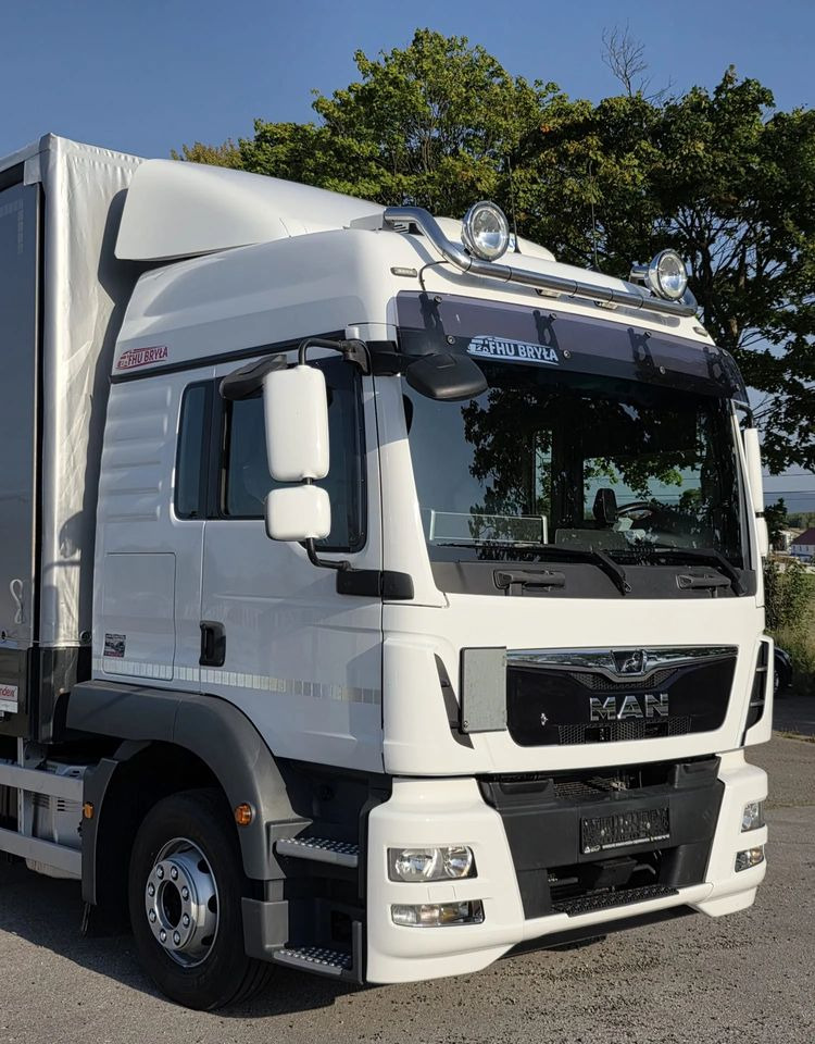 Camião de lona MAN TGM 15.290 / BURTO-FIRANKA / CAŁY NA PODUSZKACH /KLIMA POSTOJOWA / 2018R /  NISKI PRZEBIEG / 18 PALET / E6 / JAK NOWY / WINDA /: foto 8 Camião de lona MAN TGM 15.290 / BURTO-FIRANKA / CAŁY NA PODUSZKACH /KLIMA POSTOJOWA / 2018R /  NISKI PRZEBIEG / 18 PALET / E6 / JAK NOWY / WINDA /: foto 8