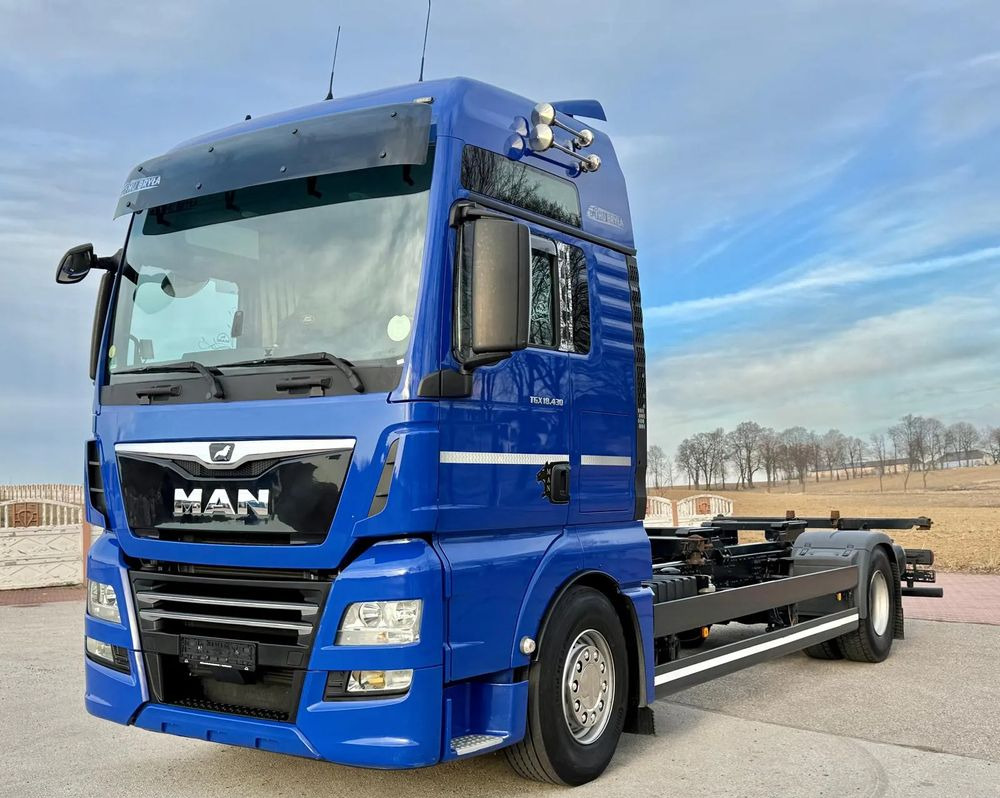 MAN TGX 18.430/SPROWADZONY/DO ŻYWCA/DO BYDŁA/2020/KLIMA POSTOJOWA/SERWISOWANY/JAK NOWY/NISKI PRZEBIEG/RAMA/BDF/E6 - Camião chassi: foto 2 MAN TGX 18.430/SPROWADZONY/DO ŻYWCA/DO BYDŁA/2020/KLIMA POSTOJOWA/SERWISOWANY/JAK NOWY/NISKI PRZEBIEG/RAMA/BDF/E6 - Camião chassi: foto 2