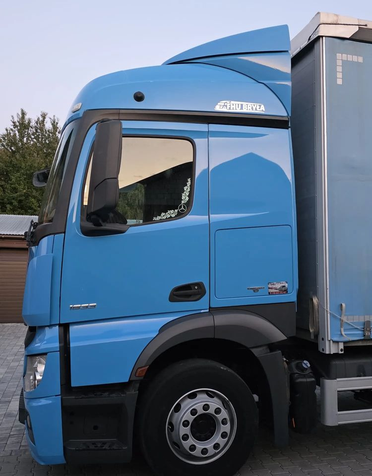 Mercedes-Benz ACTROS 1833 / FIRANKA/ WINDA / 22PALETY / 8760 ŁADOWNOŚĆ / AUTOMAT / DUŻY SILNIK / SYPIALKA / - Camião de lona: foto 5 Mercedes-Benz ACTROS 1833 / FIRANKA/ WINDA / 22PALETY / 8760 ŁADOWNOŚĆ / AUTOMAT / DUŻY SILNIK / SYPIALKA / - Camião de lona: foto 5