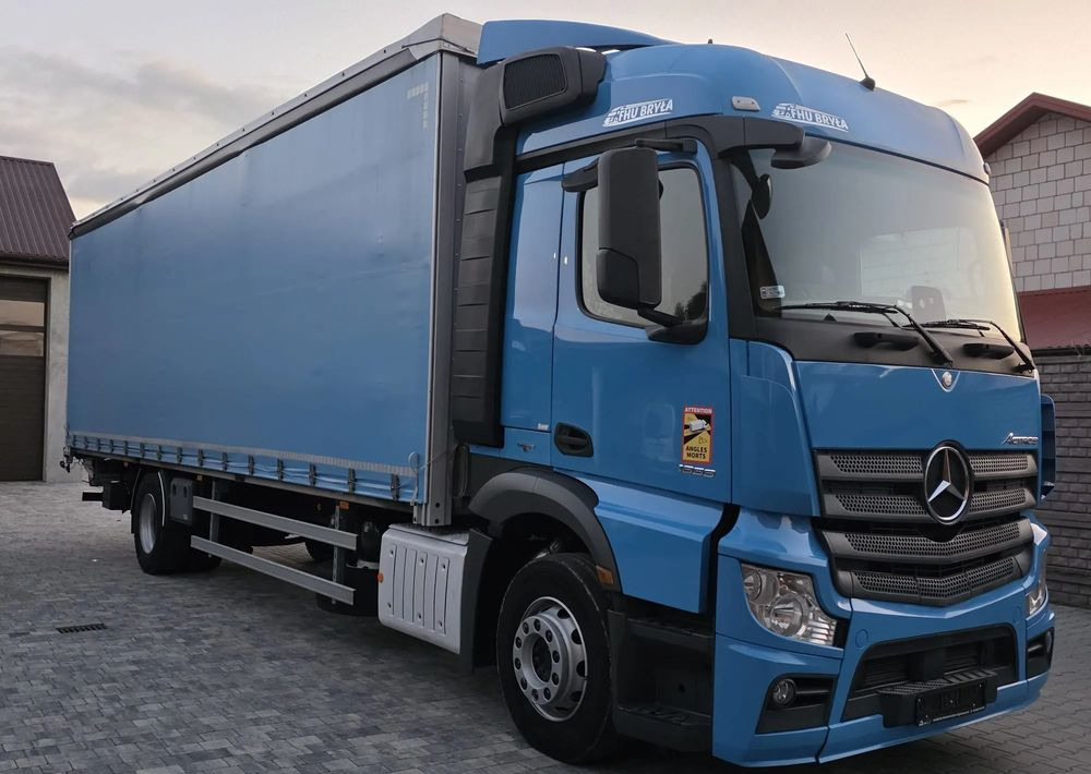 Mercedes-Benz ACTROS 1833 / FIRANKA/ WINDA / 22PALETY / 8760 ŁADOWNOŚĆ / AUTOMAT / DUŻY SILNIK / SYPIALKA / - Camião de lona: foto 2 Mercedes-Benz ACTROS 1833 / FIRANKA/ WINDA / 22PALETY / 8760 ŁADOWNOŚĆ / AUTOMAT / DUŻY SILNIK / SYPIALKA / - Camião de lona: foto 2