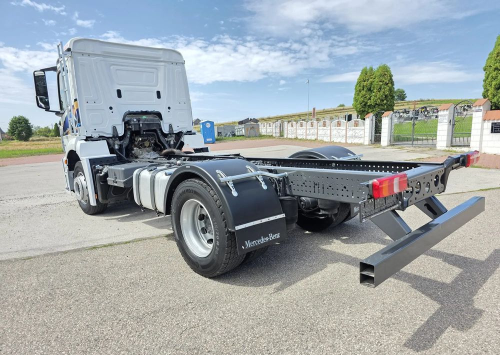 Mercedes-Benz ANTOS 1827 / ATEGO / ACTROS / E6 / ROZSTAW OSI 3.75M / WYWROT / BECZKA / UTRZYMANIE DRÓG / HAKOWIEC / SPROWADZONY / PIERWSZY WŁAŚCICIEL / STAN BDB - Camião chassi: foto 5 Mercedes-Benz ANTOS 1827 / ATEGO / ACTROS / E6 / ROZSTAW OSI 3.75M / WYWROT / BECZKA / UTRZYMANIE DRÓG / HAKOWIEC / SPROWADZONY / PIERWSZY WŁAŚCICIEL / STAN BDB - Camião chassi: foto 5