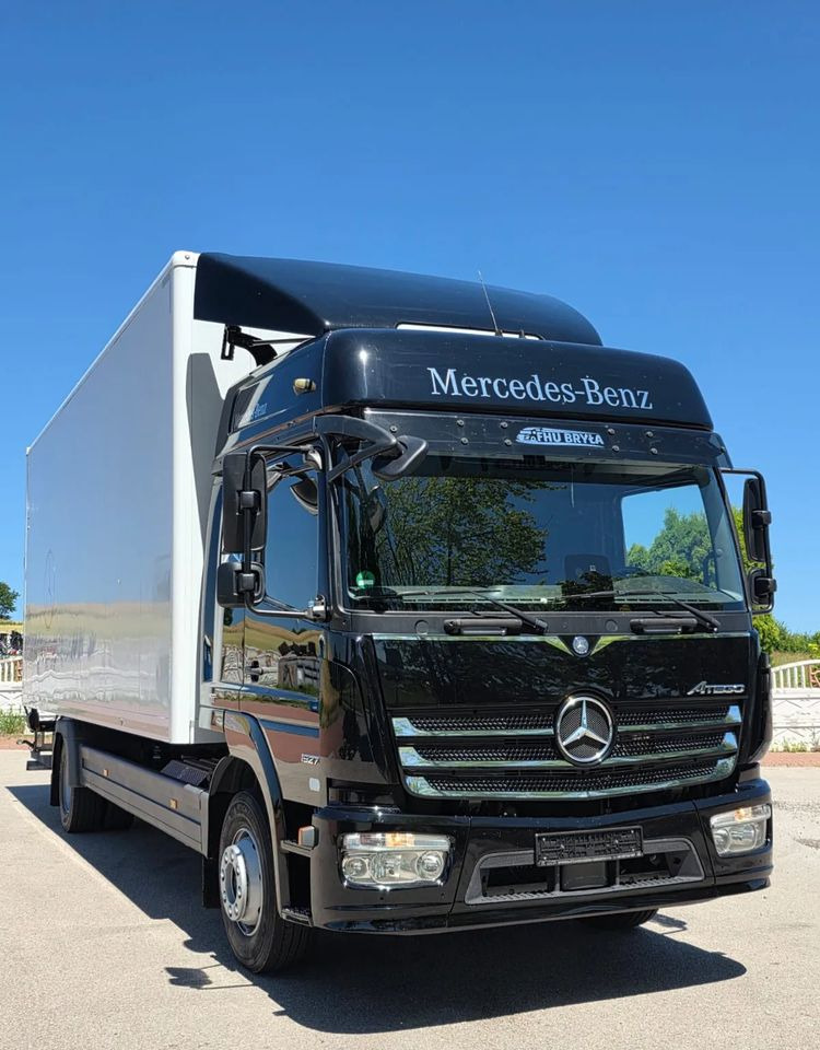Mercedes-Benz ATEGO 1527/1530/IZOTERMA/WINDA/SPROWADZONY/E6/PIERWSZY WŁAŚCICIEL/AUTOMAT/18EURO PALET/STAN BARDZO DOBRY - Camião frigorífico: foto 2 Mercedes-Benz ATEGO 1527/1530/IZOTERMA/WINDA/SPROWADZONY/E6/PIERWSZY WŁAŚCICIEL/AUTOMAT/18EURO PALET/STAN BARDZO DOBRY - Camião frigorífico: foto 2