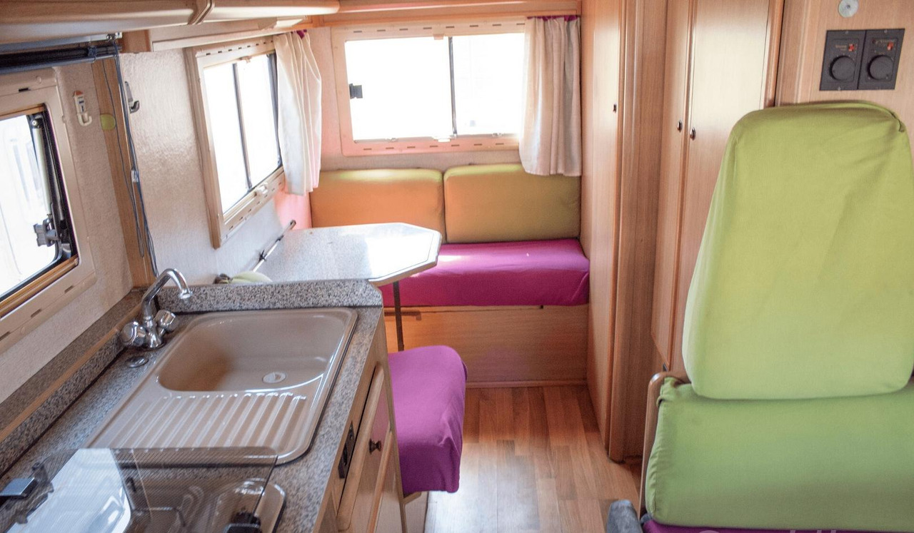 Adria 610 - Autocaravana capucine: foto 5 Adria 610 - Autocaravana capucine: foto 5