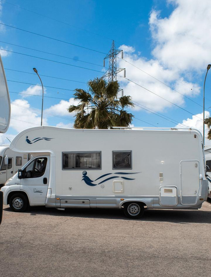 Elnagh prince 57 - Autocaravana capucine: foto 2 Elnagh prince 57 - Autocaravana capucine: foto 2