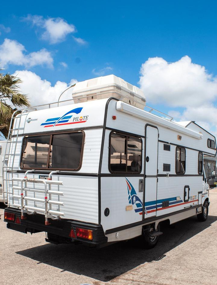Pilote r 650 - Autocaravana capucine: foto 5 Pilote r 650 - Autocaravana capucine: foto 5