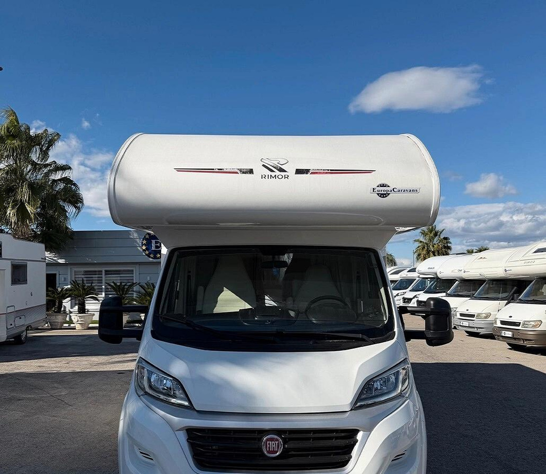 Rimor SEAL 3 - Autocaravana capucine: foto 1 Rimor SEAL 3 - Autocaravana capucine: foto 1