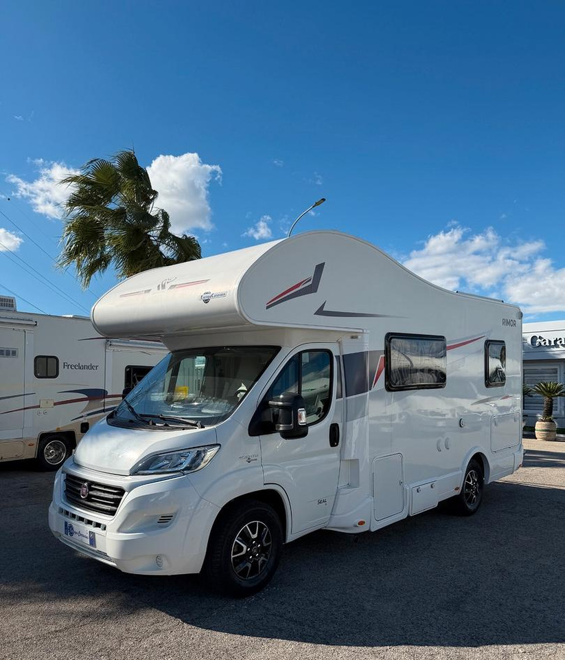 Rimor SEAL 3 - Autocaravana capucine: foto 3 Rimor SEAL 3 - Autocaravana capucine: foto 3