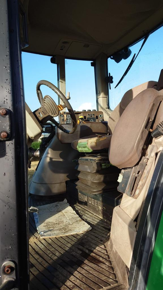 Máquina agrícola JOHN DEERE 6520: foto 11 Máquina agrícola JOHN DEERE 6520: foto 11