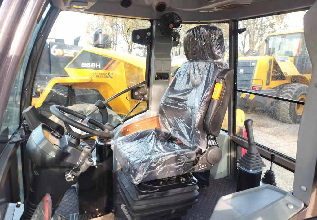 CAT 420 F Caterpillar 420F backhoe loader - Retroescavadeira: foto 4 CAT 420 F Caterpillar 420F backhoe loader - Retroescavadeira: foto 4