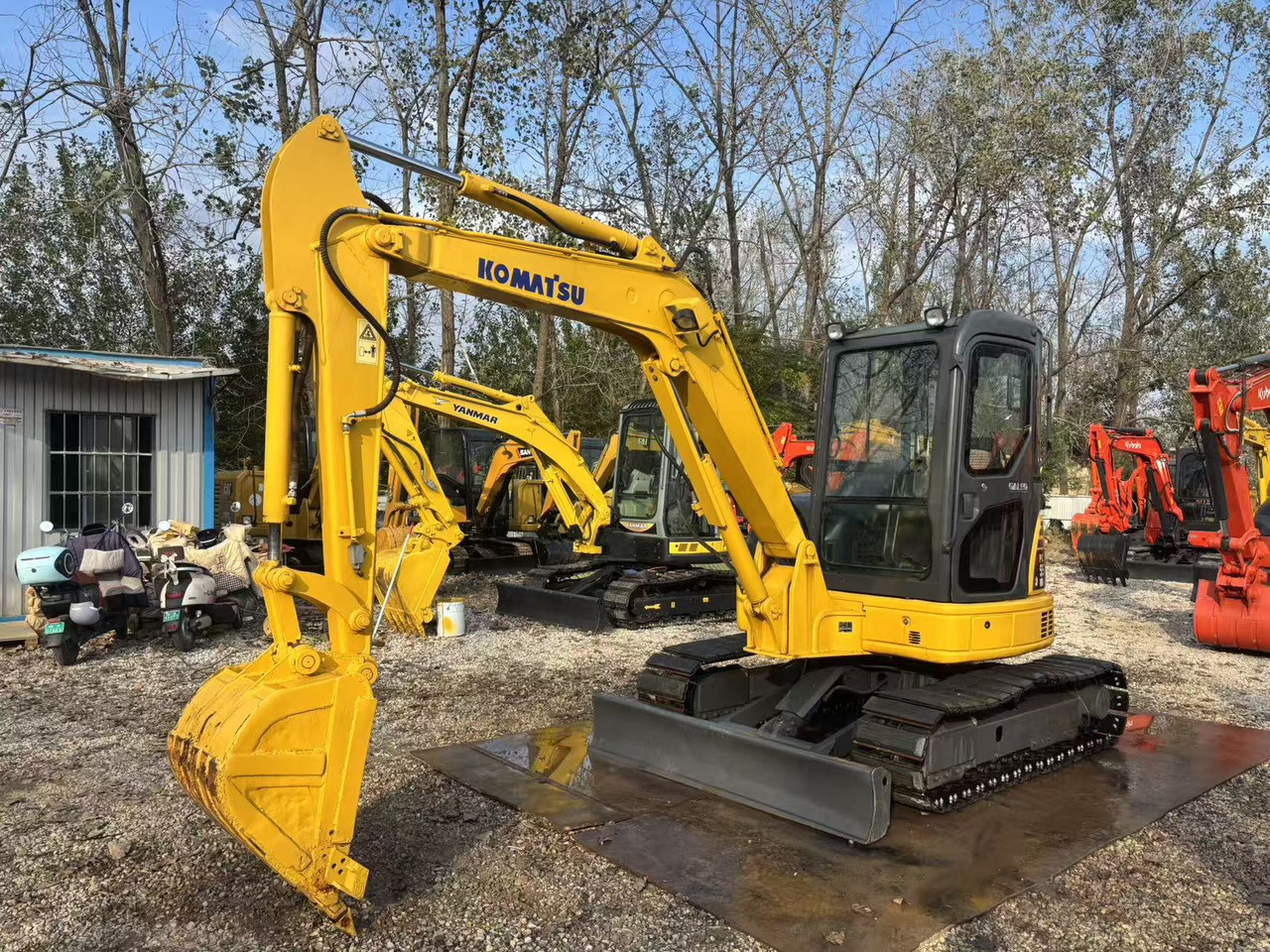 KOMATSU PC55MR-3 - Mini escavadeira: foto 3 KOMATSU PC55MR-3 - Mini escavadeira: foto 3