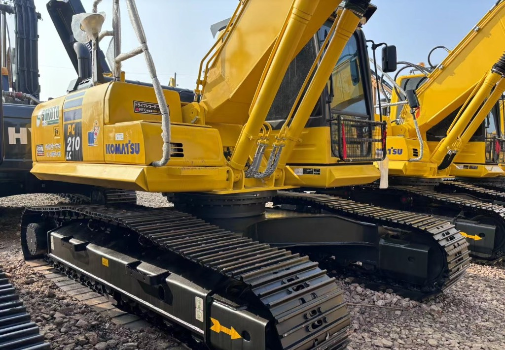 Komatsu PC 210 LC-8 - Escavadora de rastos: foto 2 Komatsu PC 210 LC-8 - Escavadora de rastos: foto 2