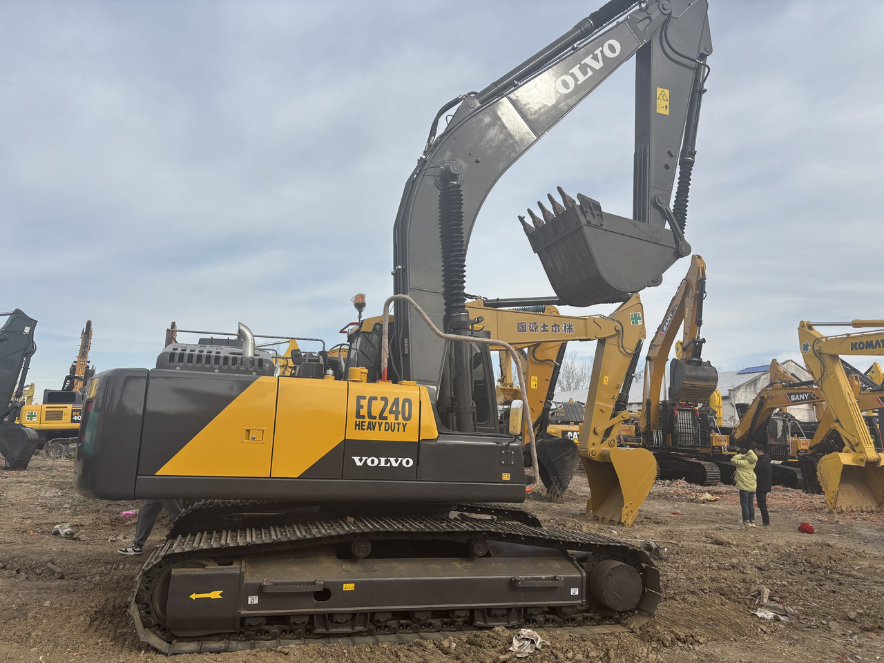 Volvo EC 240 - Escavadora de rastos: foto 1 Volvo EC 240 - Escavadora de rastos: foto 1