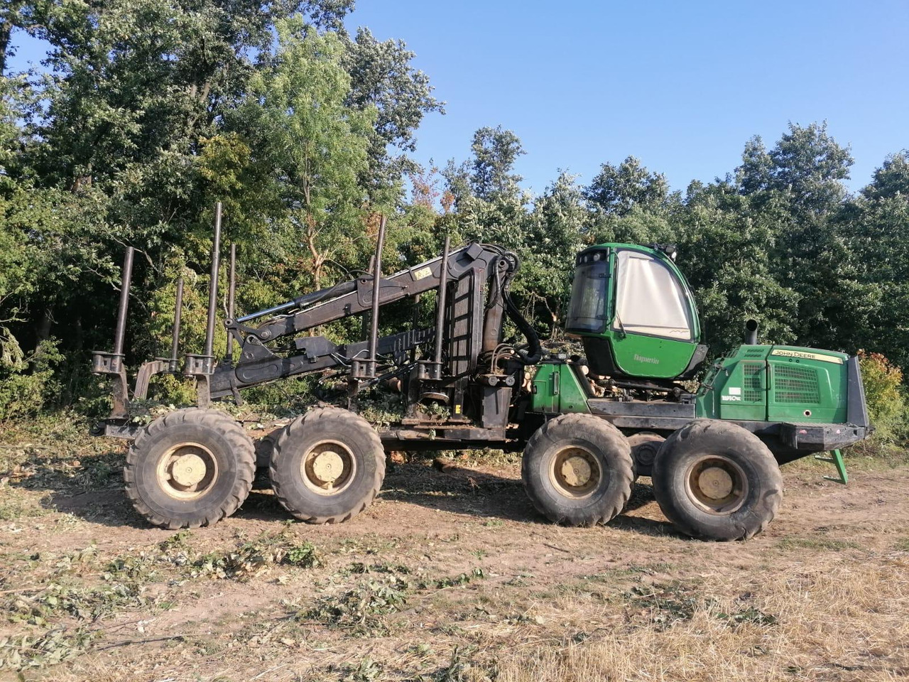 JOHN DEERE 1910E - Forwarder: foto 1 JOHN DEERE 1910E - Forwarder: foto 1
