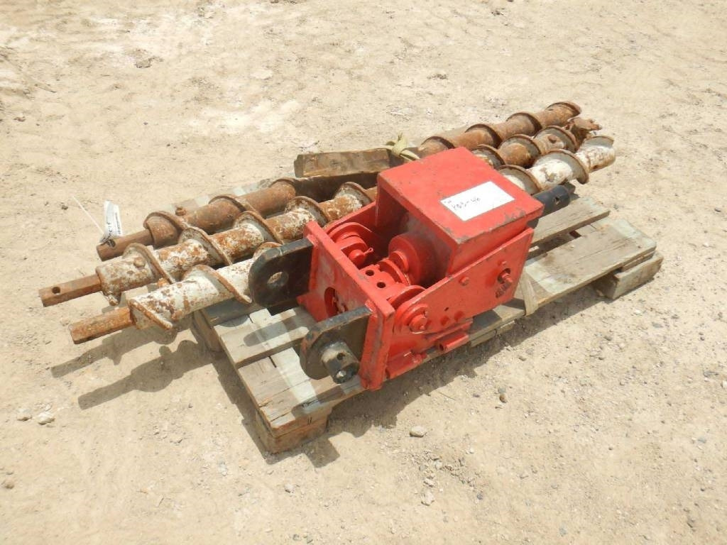 Auger Driver - Perfurador de solo por Máquina de construção: foto 1 Auger Driver - Perfurador de solo por Máquina de construção: foto 1
