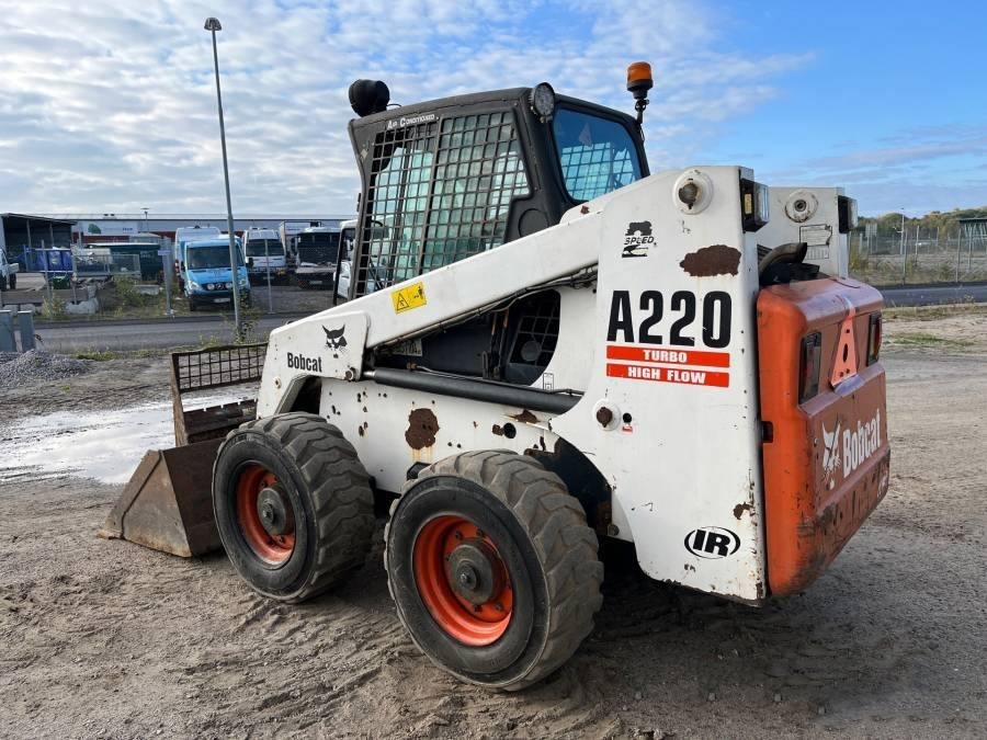 Bobcat A 220 - Mini pá carregadora: foto 4 Bobcat A 220 - Mini pá carregadora: foto 4