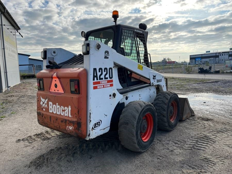 Bobcat A 220 - Mini pá carregadora: foto 3 Bobcat A 220 - Mini pá carregadora: foto 3