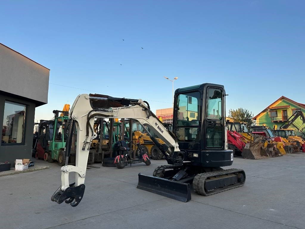 Bobcat E25EM - Mini escavadeira: foto 1 Bobcat E25EM - Mini escavadeira: foto 1