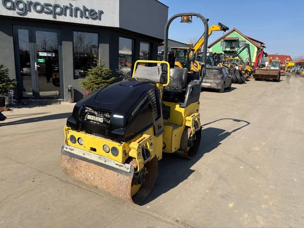 Bomag BW 100 AD-5 - Compactador de asfalto: foto 1 Bomag BW 100 AD-5 - Compactador de asfalto: foto 1