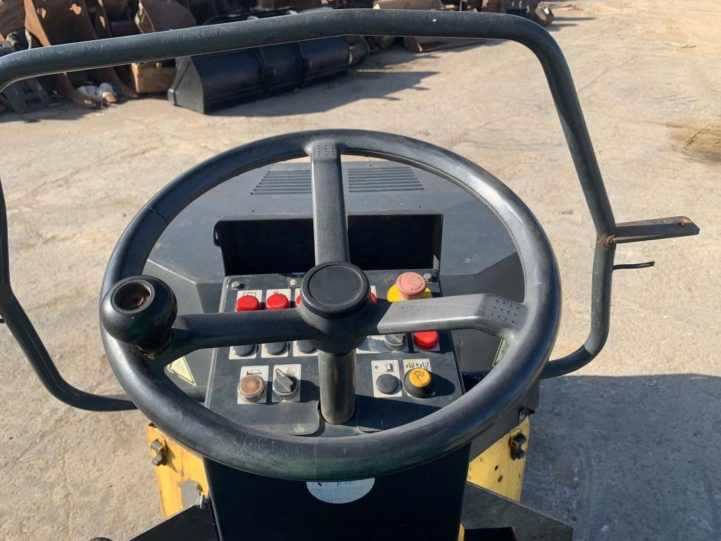 Compactador de asfalto Bomag BW 120 AD-3: foto 8