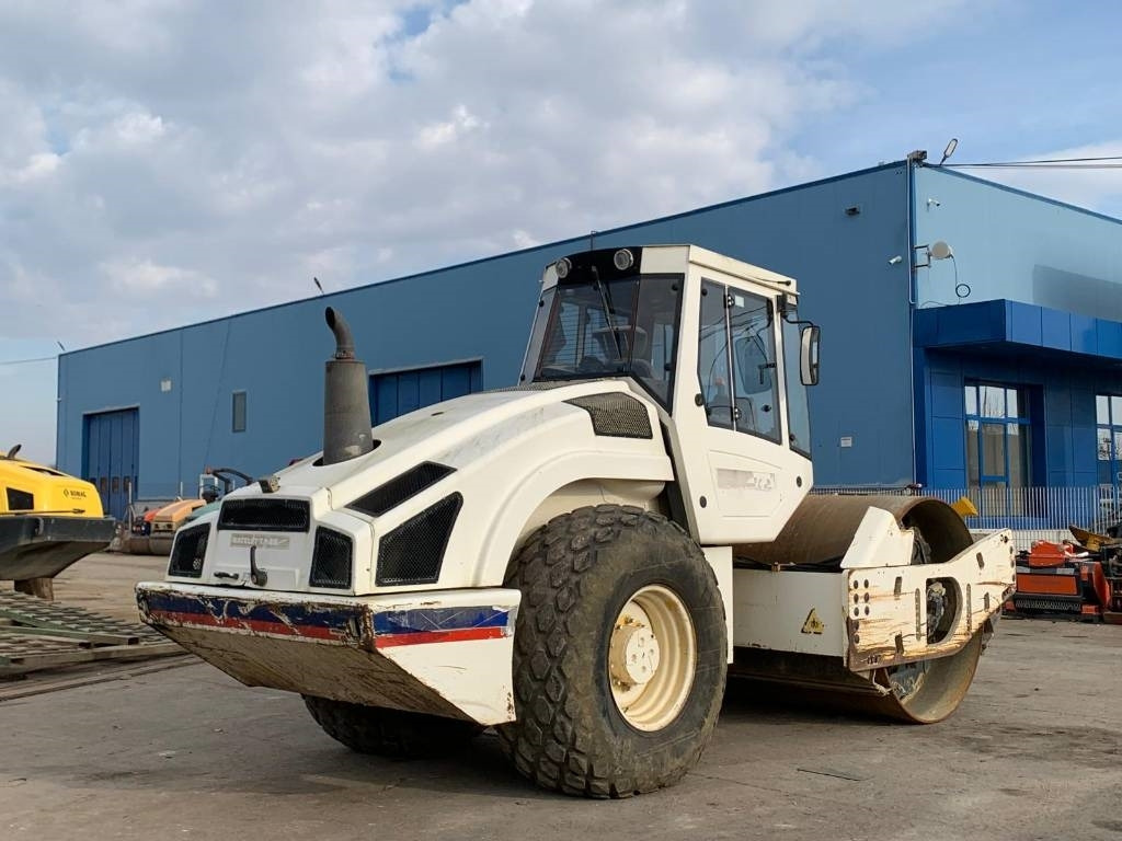 Bomag BW 213 D H-4 - Compactador: foto 3 Bomag BW 213 D H-4 - Compactador: foto 3