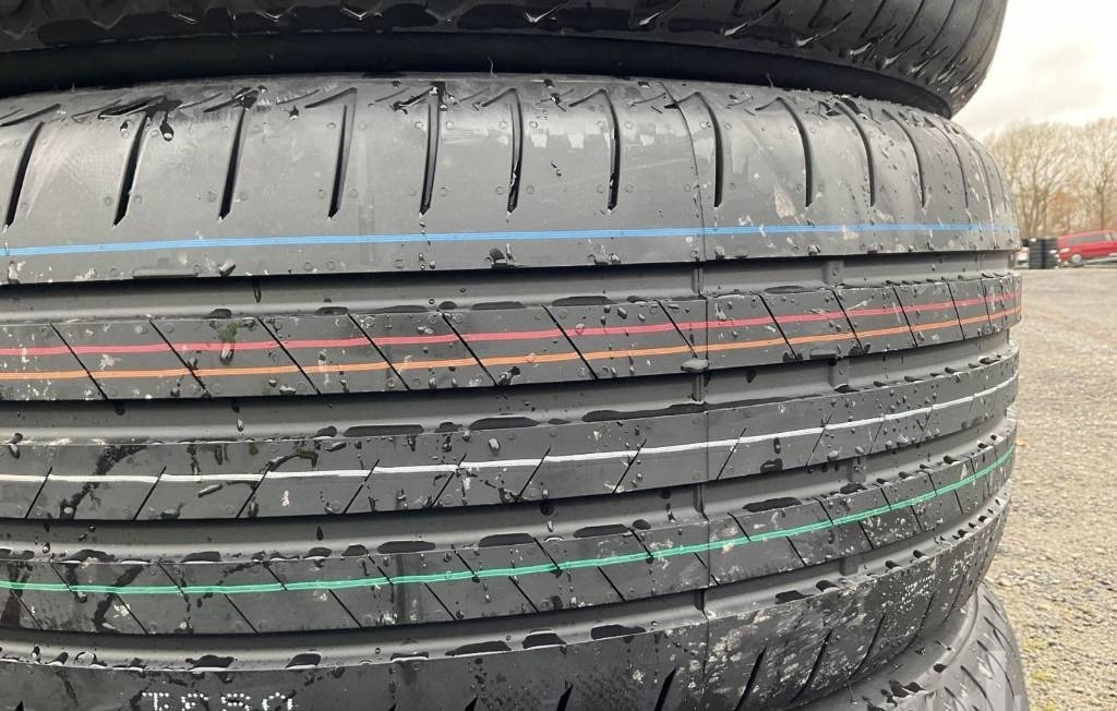 Bridgestone Alenza 255/50 R21 TYRES - Pneu por Camião: foto 2 Bridgestone Alenza 255/50 R21 TYRES - Pneu por Camião: foto 2