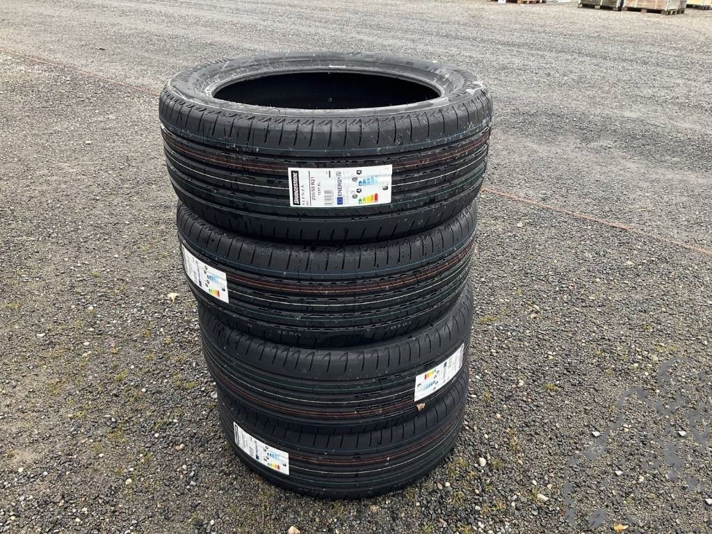 Bridgestone Alenza 255/50 R21 TYRES - Pneu por Camião: foto 1 Bridgestone Alenza 255/50 R21 TYRES - Pneu por Camião: foto 1
