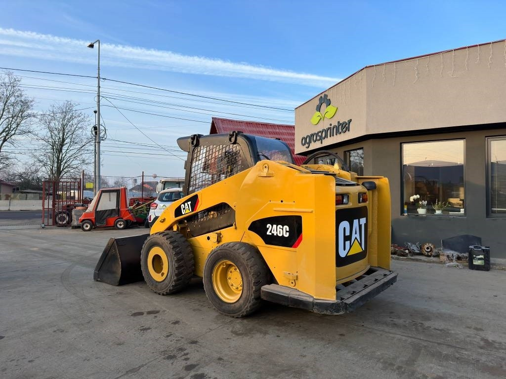 CAT 246 C  - Mini pá carregadora: foto 2 CAT 246 C  - Mini pá carregadora: foto 2