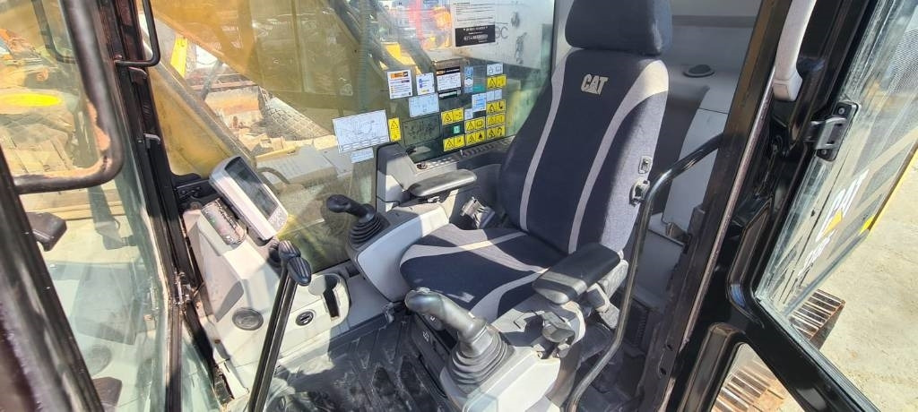 Escavadora de rastos CAT 318FL: foto 8